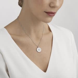 GEORG JENSEN SMYKKE DAISY SØLV OG HVIT EMALJE 18MM
