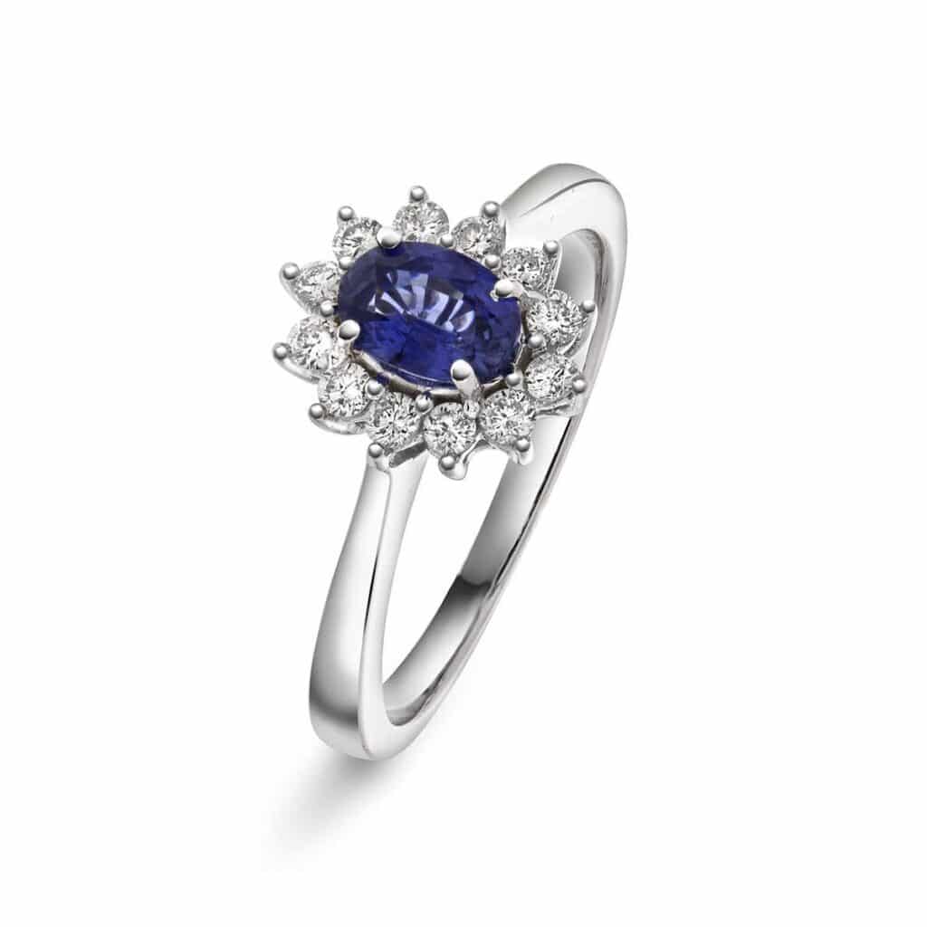 RING HVITGULL ROSETT MED SAFIR OG DIAMANTER