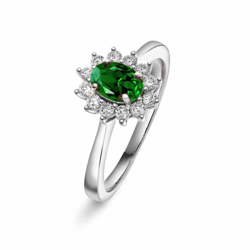 RING HVITGULL ROSETT MED SMARAGD OG DIAMANTER