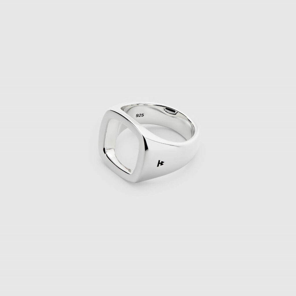 TOM WOOD RING CUSHION OPEN