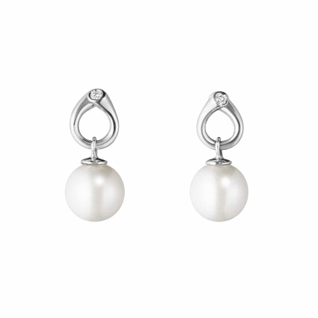 GEORG JENSEN ØREDOBBER MAGIC MED PERLER OG DIAMANTER HVITTGULL