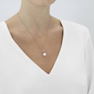 GEORG JENSEN HALSSMYKKE MAGIC MED PERLE OG DIAMANTER