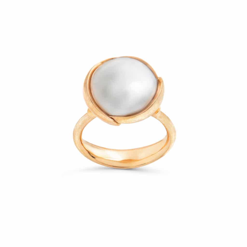 OLE LYNGGAARD RING LOTUS STR 3 SEA PEARL