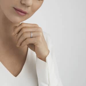 GEORG JENSEN RING MAGIC HVITTGULL MED DIAMANTER