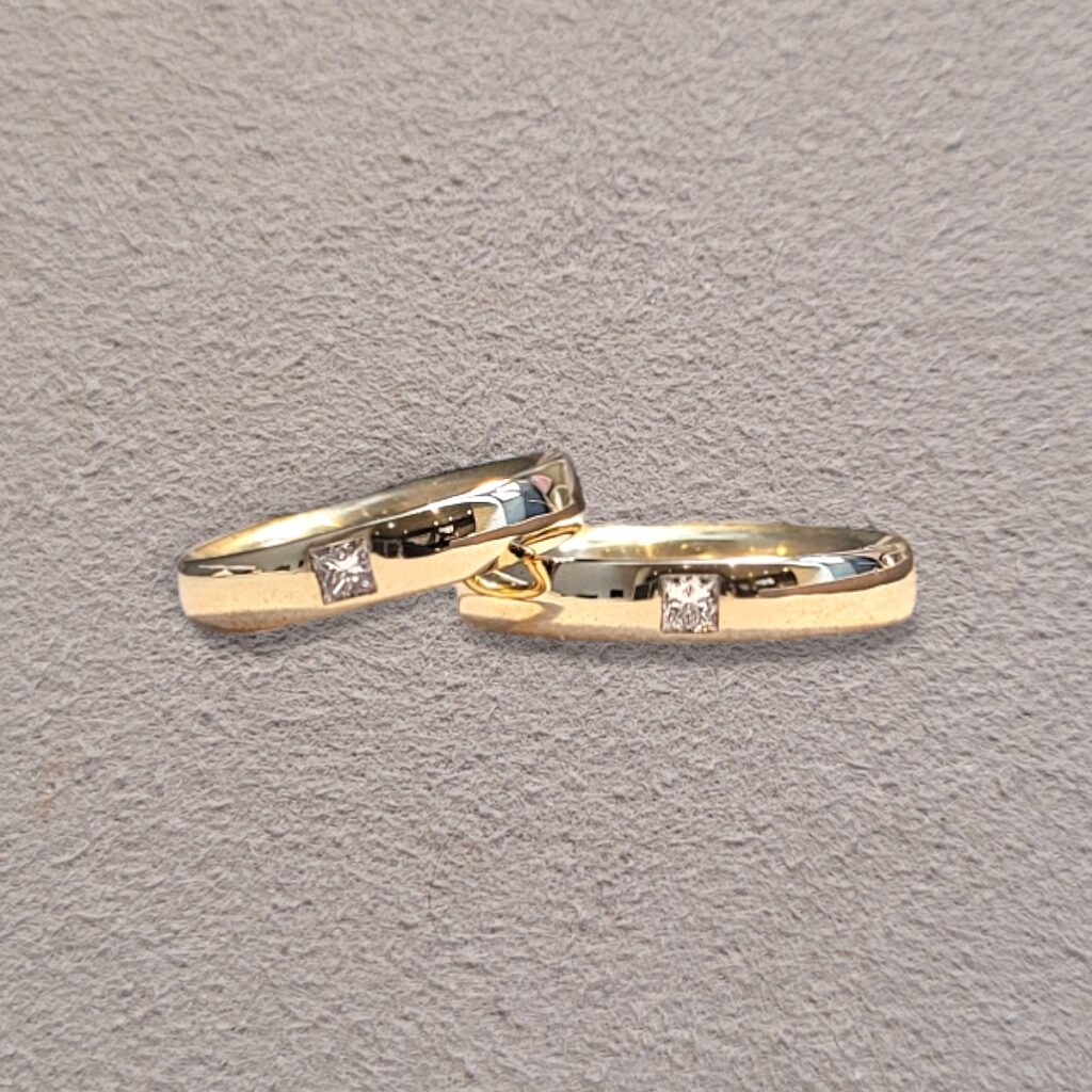 HELLMAN VINTAGE GIFTERINGER MED DIAMANT