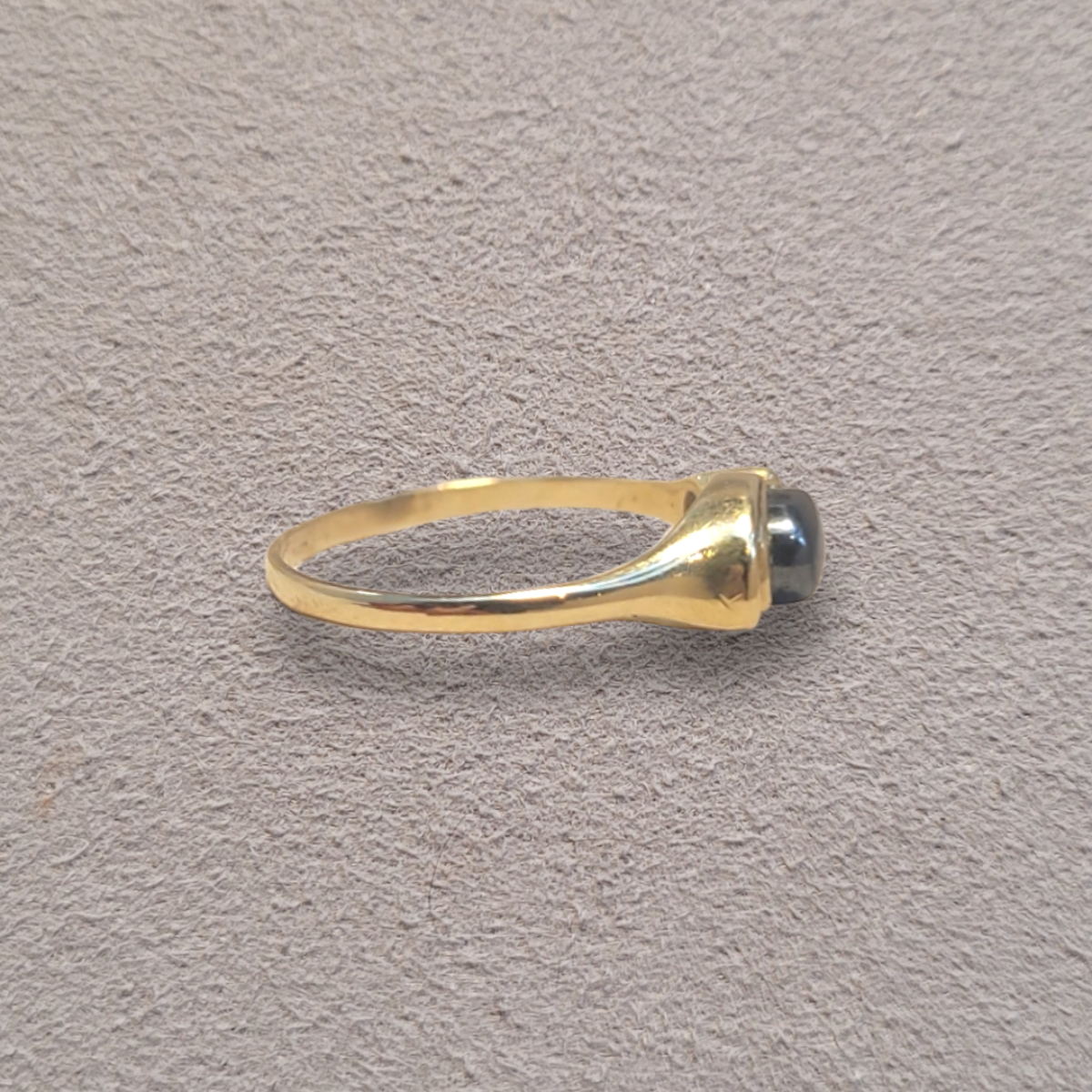 HELLMAN VINTAGE RING MED HEMATITT