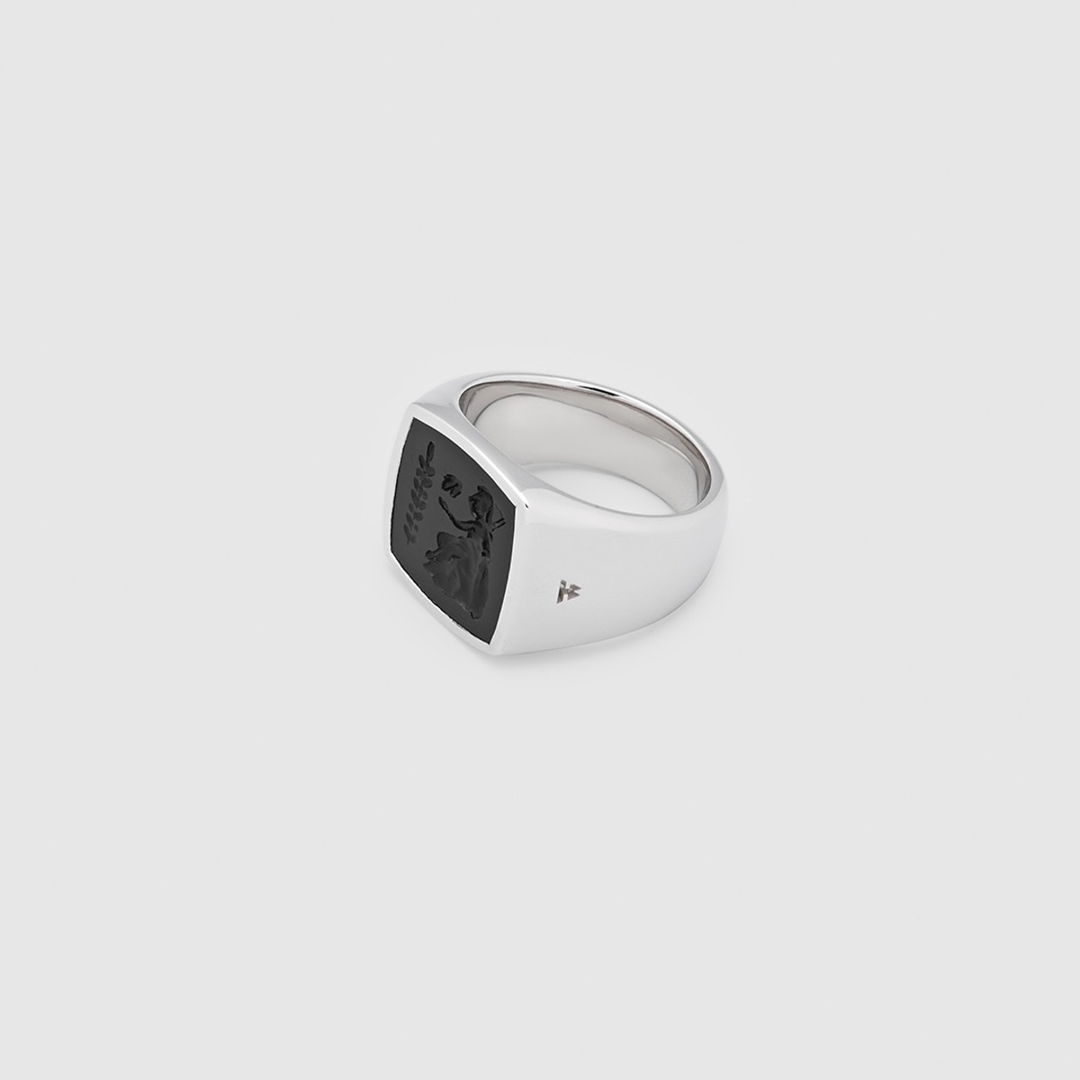 TOM WOOD RING CUSHION ATHENA BLACK ONYX