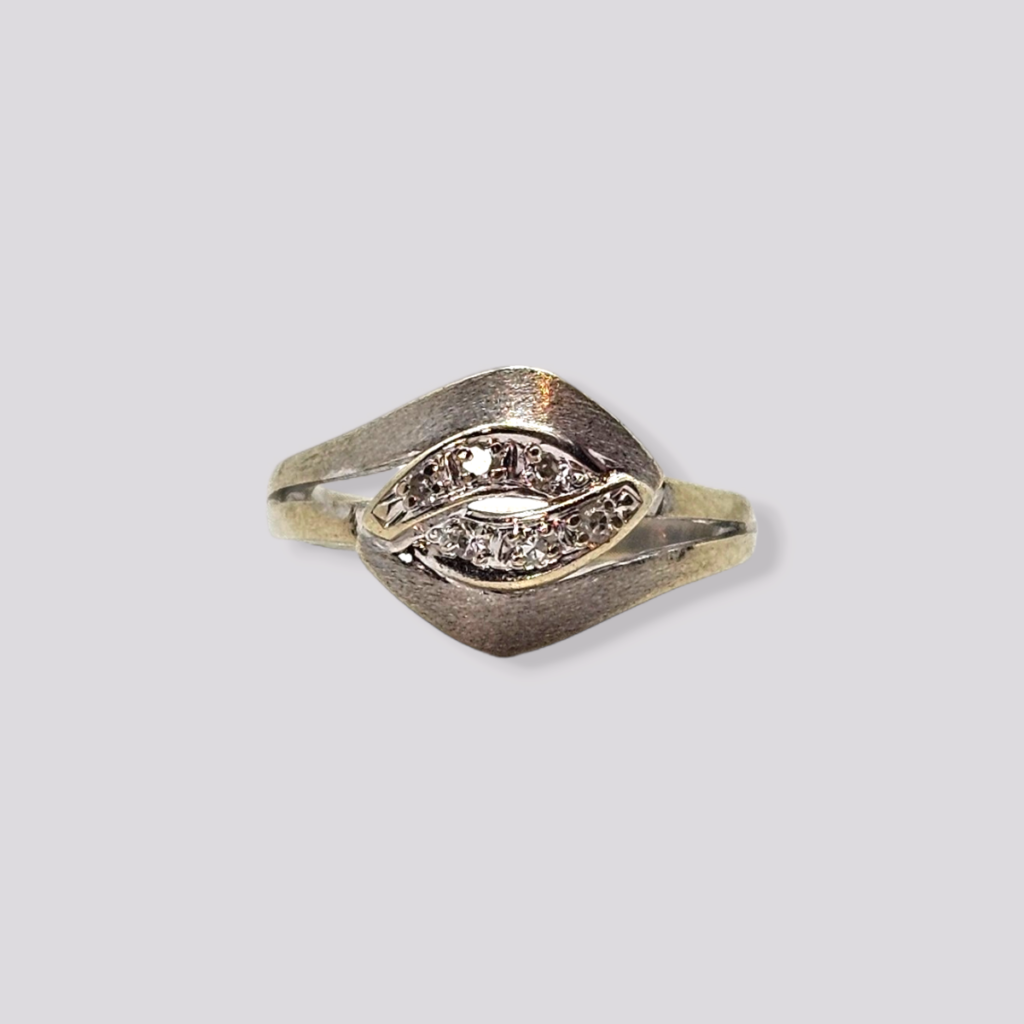 HELLMAN VINTAGE RING HVITTGULL MED DIAMANTER