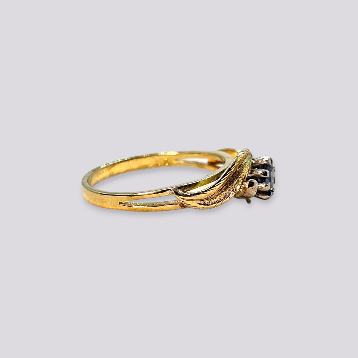 HELLMAN VINTAGE RING MED SAFIR
