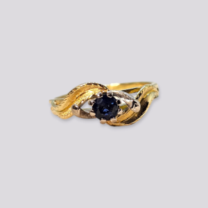 HELLMAN VINTAGE RING MED SAFIR