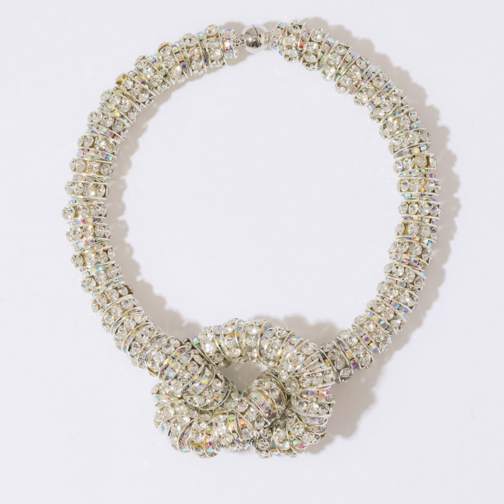 PEARL OCTOPUSS.Y KNOT CHOCKER