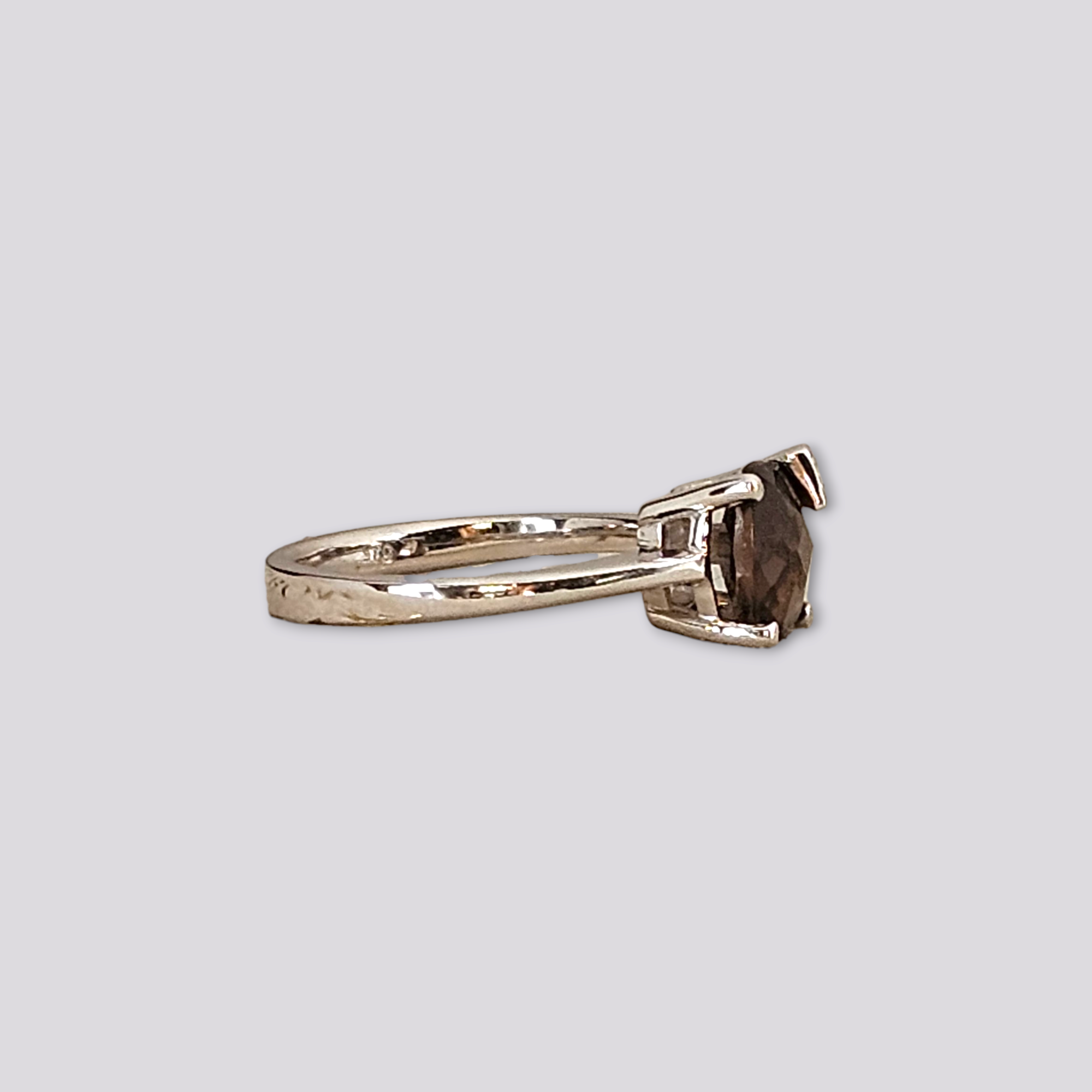 HELLMAN VINTAGE RING MED RØKKVARTS OG DIAMANT
